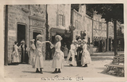 2 CARTES PHOTO  Fête De La Pentecôte 1912 Spectacle Théâtre Comédiens  A Identifier Et Situer - Te Identificeren