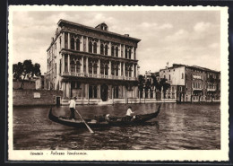 Cartolina Venezia, Palazzo Vendramin, Gondel  - Venezia (Venedig)