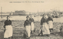 CPA29- CONCARNEAU- La Ville Close- Un Arrivage De Thons - Concarneau