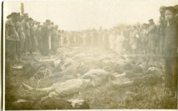 China Mass Executed Men On Field Spectators - Chine