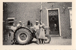 Promelles .(ferme Hugaes?)tracteurs Années 50.2. - Other & Unclassified