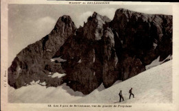 MASSIF DE BELLEDONNE     ( ISERE )   LES 3 PICS DE BELLEDONNE , VUS DU GLACIER DE FREYDANE - Autres & Non Classés