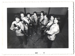 2 Fotografien Bay City Rifle Club, Frauen-Abteilung, Sniper - Scharfschützen, Schützenverein, Schützen Mit Gewehr  - Sport