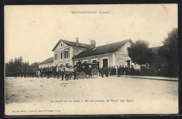 CPA Contrexéville, La Place De La Gare, En Attendant Le Trien Des Eaux, La Gare  - Other & Unclassified