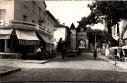 N°4578 W -cpsm Barbotan -rue Centrale Et Le Porche- - Barbotan