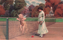 Illustrateur   - TENNIS - Petit Ange Sur Le Court De Tennis - Carte Gauffrée - 1900-1949