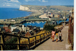 Le Tréport Mers Vue Générale Sue Le Tréport Et Mers Depuis La Montée Au Calvaire ; Expédiée De Péronne - Mers Les Bains