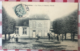 CPA 89 FOUCHERES La Place, La Mairie, L'Ecole - Autres & Non Classés