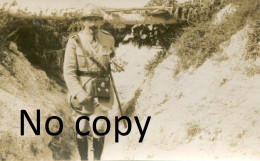 2 PHOTOS FRANCAISES - OFFICIER AU CAMP DE CESAR A BERRY AU BAC PRES DE PONTAVERT AISNE - GUERRE 1914 1918 - War, Military