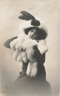 MODE - Femme - Fourrure - 1912 - Carte Postale Ancienne - Fashion