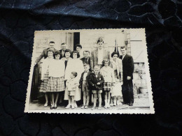 P-1208 , Photo Famile, Communion De Claudette à Saint-Dizier, Mai 1962 - Personnes Anonymes