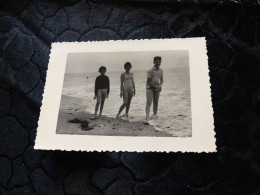 P-1213 , Photo, Groupe De Jeunes Ados Sur La Plage, Juillet 1962 - Anonymous Persons