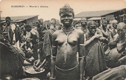 MIKICP6-008- DAHOMEY MARCHE A ABOMEY FEMME SEINS NU SCARIFICATION - Dahome