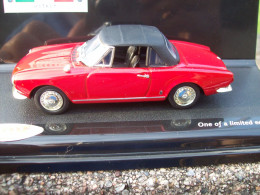 VITESSE - FIAT 124  SPIDER  AVEC SA  BOITE  Scala 1/43 - Vitesse