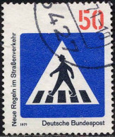 RFA Poste Obl Yv: 531 Mi:668 Neue Regeln Im Straßenverkehr (Beau Cachet Rond) (Thème) - Accidents & Sécurité Routière