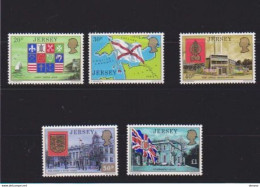 JERSEY 1976  Série Courante, Drapeaux, Armoiries  Yvert 142-146, Michel 144-148 NEUF** MNH Cote 12 Euros - Jersey