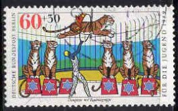 Berlin Poste Obl Yv:799 Mi:838 Für Die Jugend Dompteur Mit Raubtiergruppe (Beau Cachet Rond) - Used Stamps