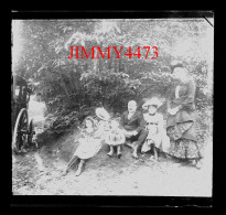 Forêt De Montgeron En 1902 - Une Grande Famille Et Un Fiacre - Plaque De Verre - Taille 43 X 45 Mlls - Glass Slides