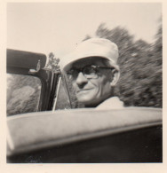 Photographie Anonyme Vintage Snapshot Flou Blurry Automobile Chauffeur - Personnes Anonymes