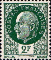 France Poste N* Yv: 518 Mi:525 Philippe Pétain De Bersier (Trace De Charnière) - Ongebruikt