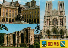 REIMS - La Place Royale Et Au Centre La Statue De Louis XV - Reims