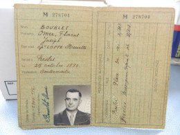 PRESLES: CARTE D'IDENTITE  DE 1952 AVEC PHOTO DE BOURLET OMER EMISE EN 1952 - Ohne Zuordnung