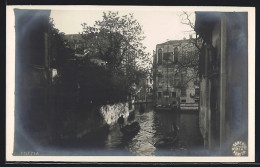 Cartolina Venedig, Kanalpartie Mit Gondeln  - Venezia