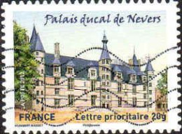 France Poste AA Obl Yv: 726 Mi:5378I Palais Ducal De Nevers (Lign.Ondulées) (Thème) - Châteaux