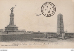 G13 -51) VALMY (L'ARGONNE) STATUE DE KELLERMANN ET PYRAMIDE OU EST ENFERME SON COEUR - AEROPLANE - Altri & Non Classificati