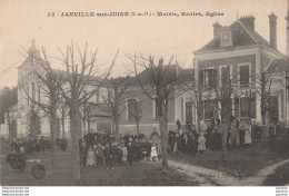 G4- 91) JANVILLE SUR JUINE (SEINE ET OISE)  MAIRIE,  ECOLES , EGLISE - (TRES ANIMEE - ECOLIERS -  2 SCANS)  - Autres & Non Classés