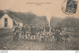  I18- 28) DREUX - UNE CHASSE A COURRE DANS LA FORET DE DREUX -  LA MEUTE - (TRES ANIMEE - CHIENS )  - Dreux