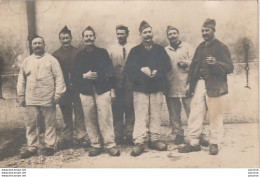I12- 77) MELUN LE 9/2/1916 - CARTE PHOTO - UN GROUPE DE MILITAIRES - (2 SCANS) - Melun