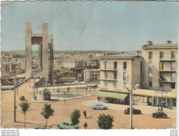 29) BREST - PONT DE RECOUVRANCE - BRASSERIE " AU DEPART " - ANIMATION - AUTOMOBILES PANHARD - TRACTION CITROEN - 2 SCANS - Brest