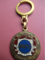 Champagne/ DEUTZ /Vintage /Ecusson /REIMS ? / DUSEAUX /Bronze Cloisonné émaillé  /Vers 1960-1970       POC799 - Porte-clefs