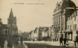 228......La Place De L'Hôtel De Ville - Montdidier