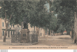 J19- 47) VILLENEUVE SUR LOT - LE MONUMENT BERNARD PALISSY (DE BARRIAS) ET LE BOULEVARD  - (COULEURS - 2 SCANS)    - Villeneuve Sur Lot