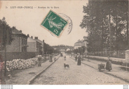 J4- 77) LIZY SUR OURCQ - AVENUE DE LA GARE - (ANIMEE - PERSONNAGES -  HABITANTS) - Lizy Sur Ourcq