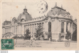 K22- 75) PARIS (VIII°) LE  PETIT PALAIS  - (ANIMEE - ARROSEURS) - Arrondissement: 08