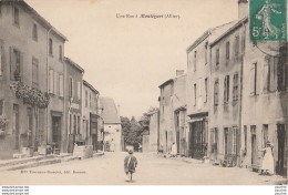 K10-03) MONTEGUET (ALLIER) UNE  RUE - (ANIMEE - HABITANTS) - Autres & Non Classés