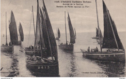 CPA 29 - Ecrite De TREBOUIL - L'Industrie Sardiniére - Bateaux De Pêche Rentrant Au Port - Pêche