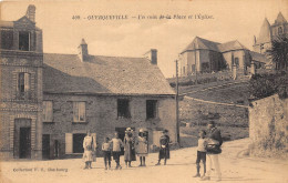 50-QUERQUEVILLE- UN COIN DE LA PLACE ET L'EGLISE - Other & Unclassified