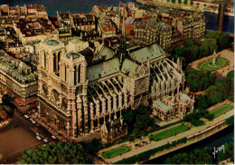 PARIS - Notre-Dame Et Le Jardin De L'Archevêchê - Notre-Dame De Paris