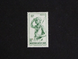 MADAGASCAR YT 300 ** MNH - DANSEUR DU SUD - Ungebraucht