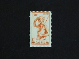 MADAGASCAR YT 301 ** MNH - DANSEUR DU SUD - Ungebraucht