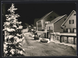 AK Bad Schussenried, Wilhelm-Schussen-Strasse An Einem Winterabend  - Bad Schussenried