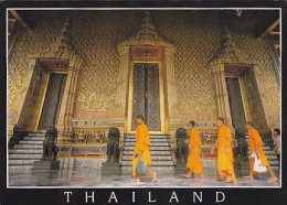 AK 215339 THAILAND - Bangkok - Outside The Ubosoth Of The Emerald Buddha - Thaïlande