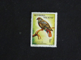 MADAGASCAR YT 380 ** MNH - FOUNINGO BLEU OISEAU BIRD VOGEL - Madagascar (1960-...)