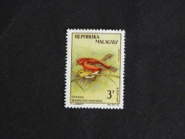 MADAGASCAR YT 382 ** MNH - FOUDI ROUGE OISEAU BIRD VOGEL - Madagascar (1960-...)