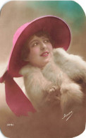 FANTAISIES - Femme - Chapeau - Fourrure - Carte Postale Ancienne - Femmes