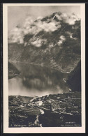 AK Geiranger, Fjord Und Wolkenumhangene Berge  - Norway